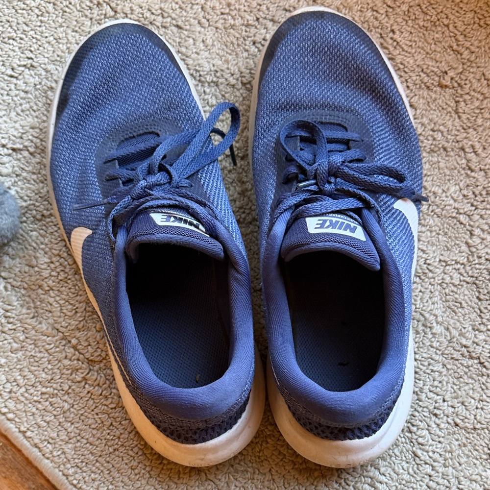 Nike Men’s Navy and White Athletic Running Shoes